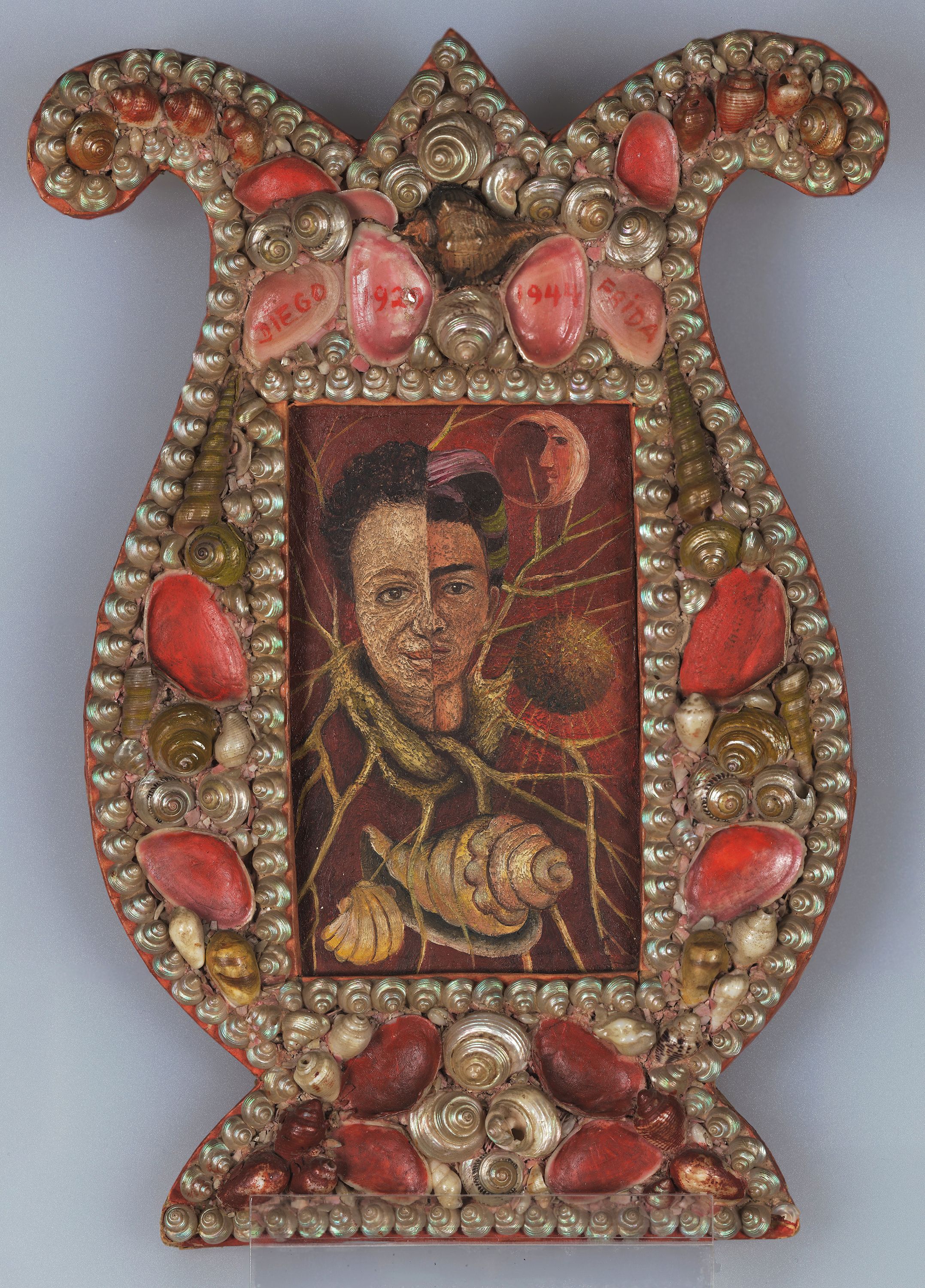 Diego és én, 1944 / Diego and I, 1944 olaj, farost / oil on masonite 12,3 × 7,4 cm Magángyűjtemény/Private Collection © Banco de Mexico, Diego Rivera Frida Kahlo Museums Trust, Mexico, D.F. by SIAE 2018